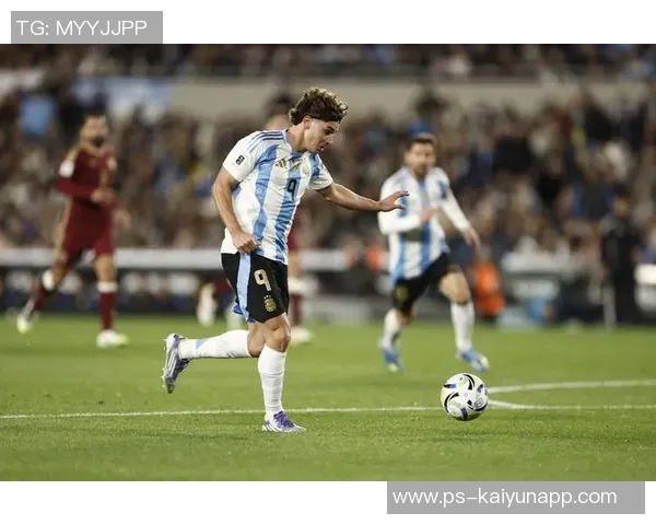 梅西球衣不够用对方前锋主动脱衣赠予展现友谊精神 梅西球衣不够用对方前锋主动脱衣赠予展现友谊精神