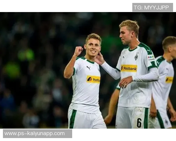 蒙哥马利执教理念深度解析:重视快速转换与前场高压逼抢战术 蒙哥马利执教理念深度解析:重视快速转换与前场高压逼抢战术