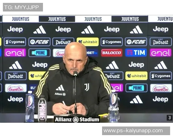 斯帕莱蒂对洛卡特利换人反应冷淡直接要求其回替补席